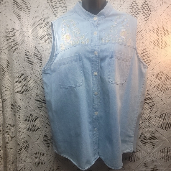 Country legends XL sleeveless top. Faded denim with embroidery - Picture 1 of 9